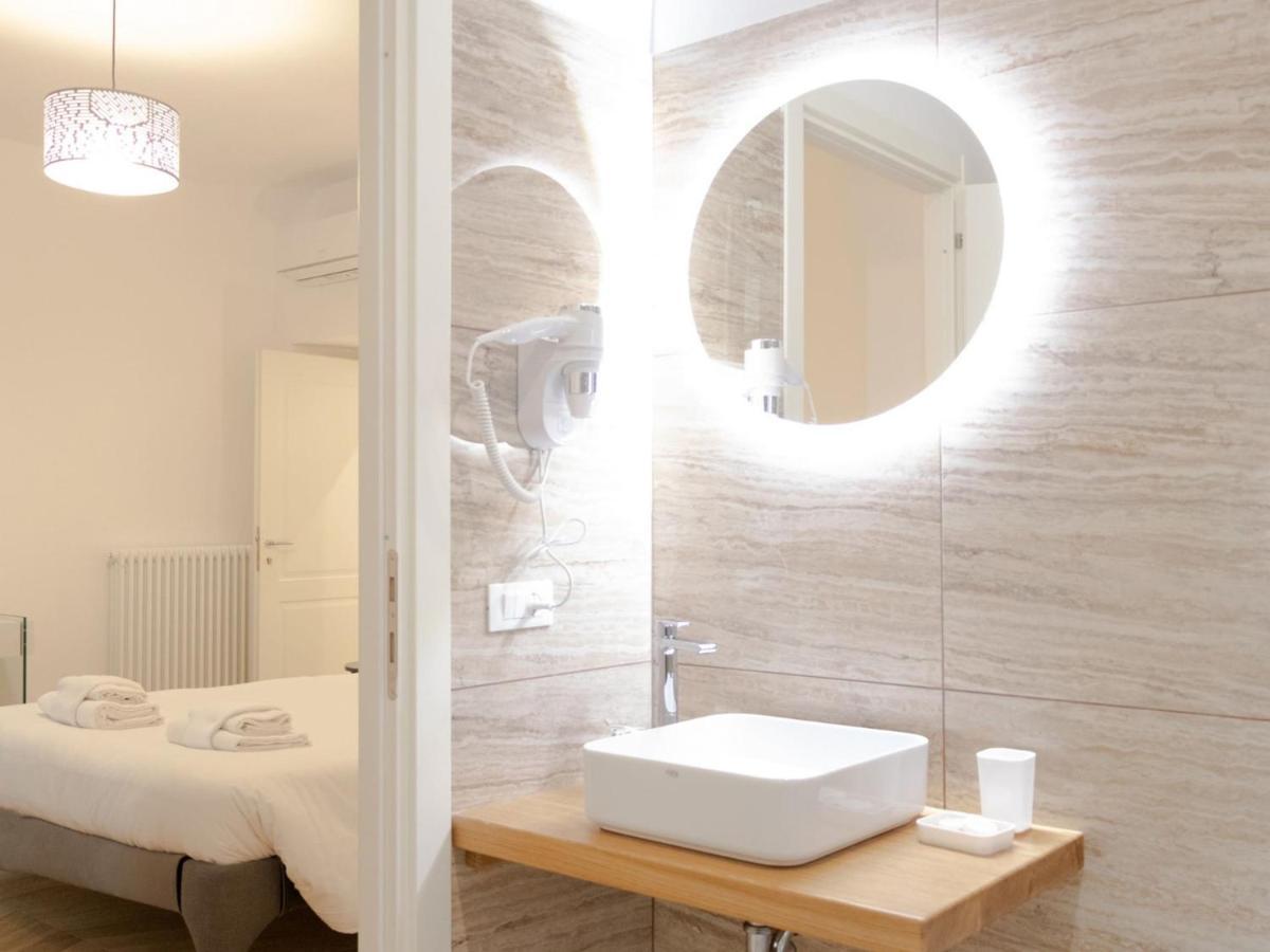 The Rent - Elegant Five-bedrooms Near Colosseo Appartement Rome